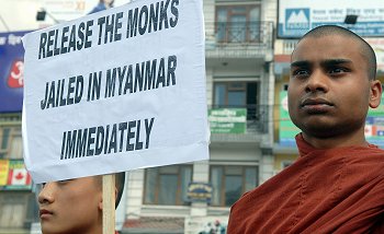 release_monks_jailed_in_Myanmar.jpg