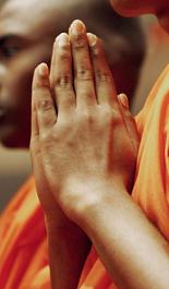 Buddhist_monks_praying.jpg