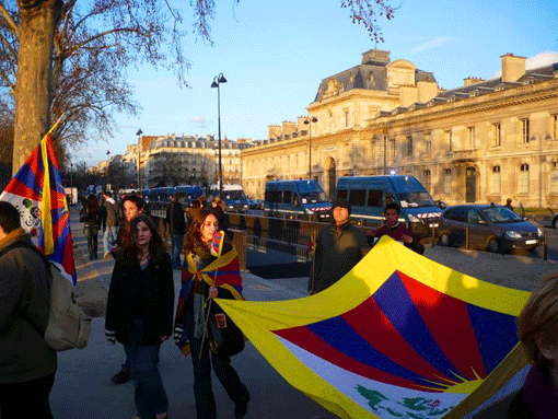 Tibet_paris_manif6.gif