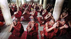 Burmese_Monks.jpg