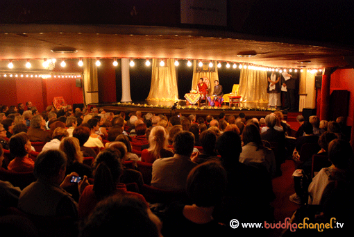 Karmapa_paris_2008_14.gif