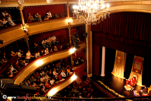 Karmapa_paris_2008_16.gif