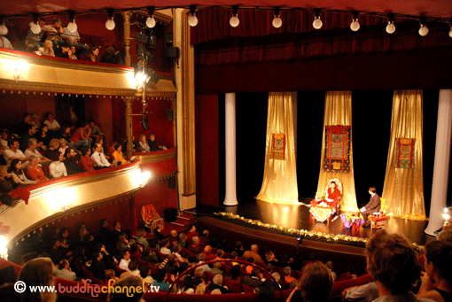 Karmapa_paris_2008_18.gif