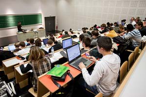 Etudiants en amphithéâtre à l'université de Créteil