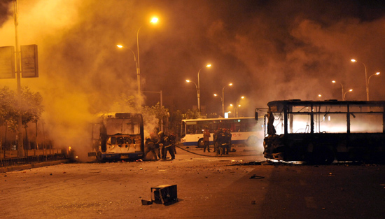 Dégâts relevés après une journée d'émeutes à Urumqi