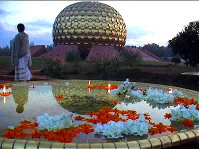 matrimandir_1_auroville_.gif