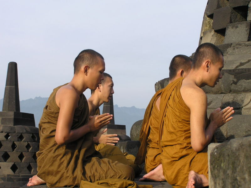 800px-Borobudur_monks_1.jpg