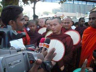 myanar_monk.jpg