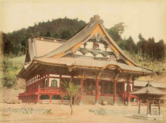 temple de Minobu (photographie du XIXe siècle) temple de Minobu (photographie du XIXe siècle)