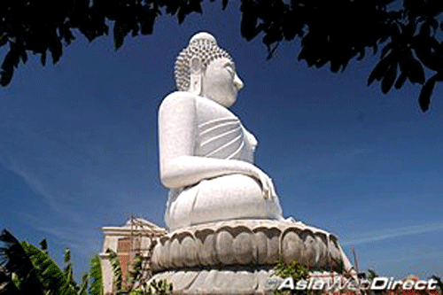 Phuket's Big Buddha has become one of the island's most important and revered landmarks. The image sits on top of the Nakkerd Hills between Chalong and Kata and at 45 metres high it is easily seen from far away. The lofty site offers the best 360 degrees views of the island (think sweeping vistas of Phuket Town, Kata, Karon beaches, Chalong Bay, Cape Phromthep, Ao Makham and more.)