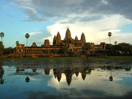 Angkor-Wat-sunset.gif