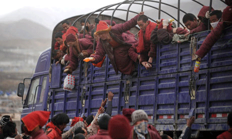 Tibetan-monks-on-a-relief-0.gif