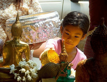 songkran02.gif
