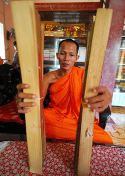BuddhistprayerbooksVietnam2.gif