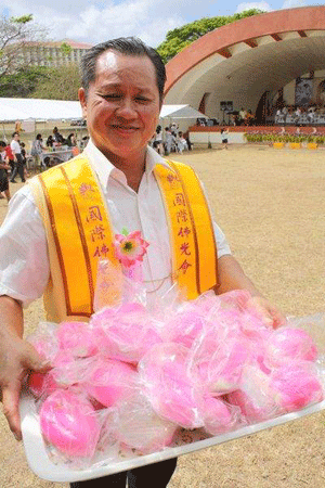 HonoringBuddha2.gif