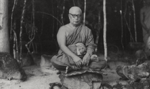 ajahn__budhassa.gif