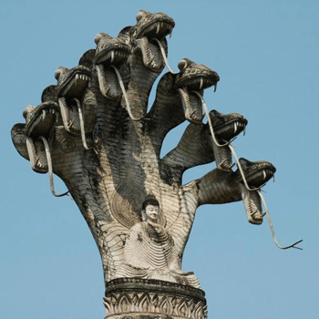 snake-statue.gif