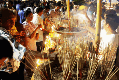wesak-day-malaysia.gif