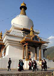 Bhutan_chorten.jpg