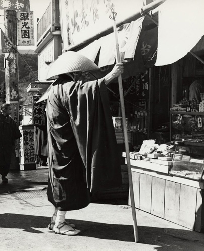 itinerant_japanese_monk.jpg