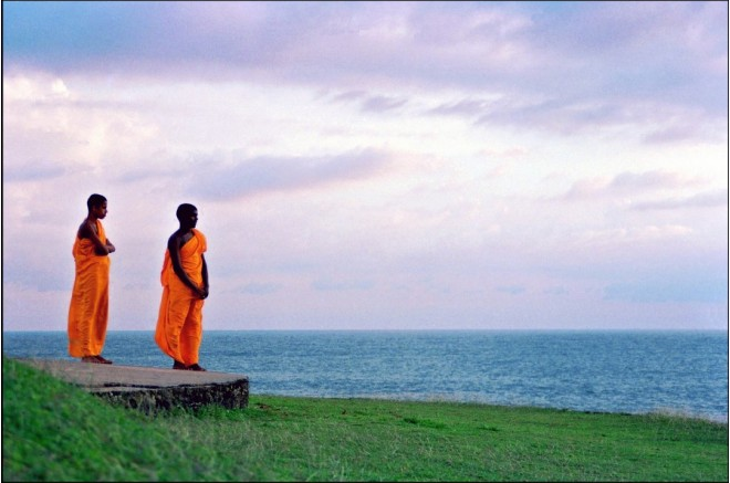 Sri_Lanka_monks.png