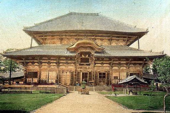 1402654_7_599f_a-nara-le-temple-de-todai-ji-construit-en.jpg