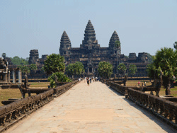 060204_005_CAM_Angkor-Wat_1.gif
