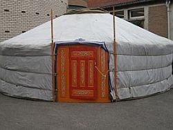 Dans le cadre de l'exposition, les visiteurs pourront découvrir unetente mongole.
