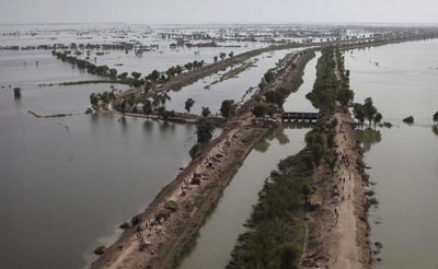 082810ap_floods_pakistan_80.jpg
