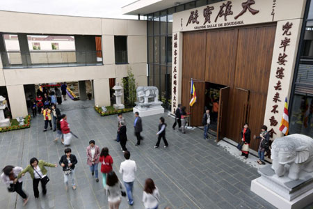 Dans l'enceinte du temple de Fo Guang Shan (photo AFP). Dans l'enceinte du temple de Fo Guang Shan (photo AFP).