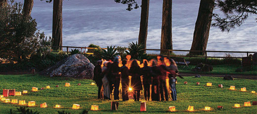 L’institut Esalen, en Californie, un cadre majestueux pour les stagiaires en quête d'introspection et de contemplation.