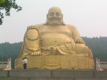 Le bouddha Maitreya est la plus grande statue de tout le nord de la Chine