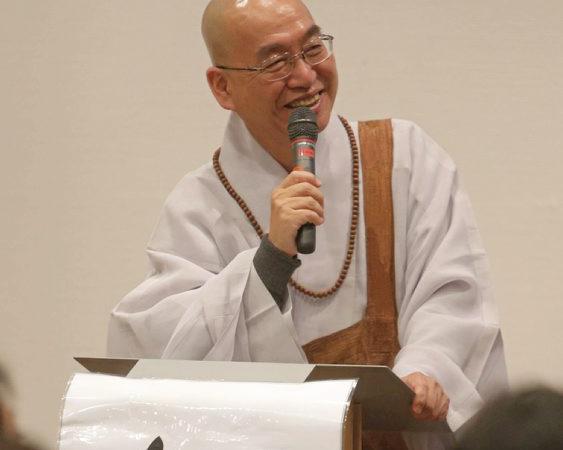 Der buddhistische Meister Bob Ryun sprach im Volkshaus. Foto: mar