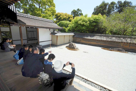 Le ministère du Tourisme japonais comptabilise 1600 temples, 400 sanctuaires shintos et 200 jardins sacrés (photo)