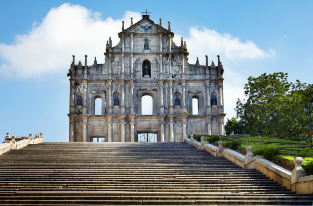 La façade de l’église Saint-Paul