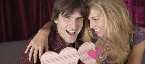 Les traditions de la Saint-Valentin varient en fonction des pays. Getty Images Les traditions de la Saint-Valentin varient en fonction des pays. Getty Images