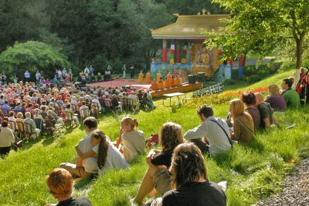 Les Rencontres Bouddhiques de Mariemont suscitent un intérêt croissant de la part du grand public. En Belgique, le Bouddhisme rassemble plus de 100.000 sympathisants et pratiquants officiels