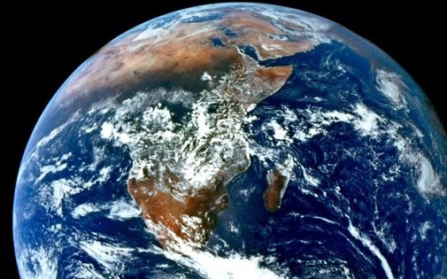 Le Jour de la Terre est célébré chaque année le 22 avril. Le Jour de la Terre est célébré chaque année le 22 avril.