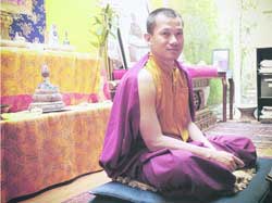 Khenpo Karma Tsultrim comparte sus conocimientos para disfrutar la vida a plenitud. ESPECIAL