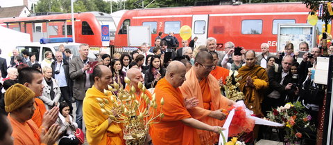 Eröffnung des Tempels Wat Buddhametta.