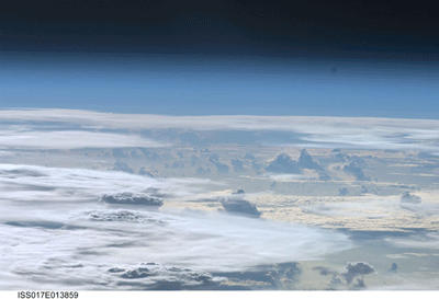 wolkenformaties_eo_iss.gif