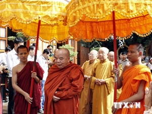 Un rite traditionnel lors de la fête Sene Dolta. Photo : VNA