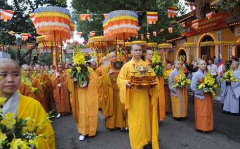 Bac Giang a bien mis en œuvre les préconisations du Parti, les politiques et les lois de l'État dans le règlement des affaires religieuses.