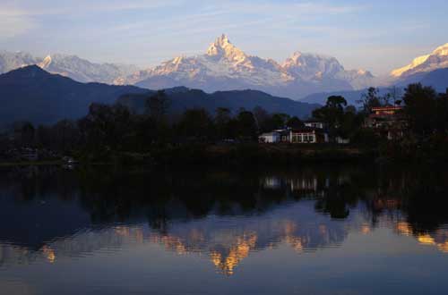 Le lac Phewa Tal Le lac Phewa Tal