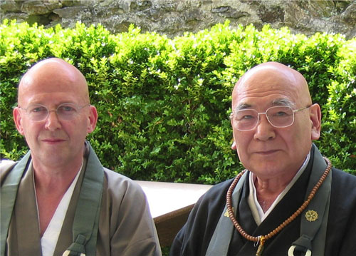 Taiun J-P Faure au côté de Donin Minamizawa Roshi Taiun J-P Faure au côté de Donin Minamizawa Roshi