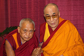 Lama Zopa Rinpoché avec Sa Sainteté le Dalaï-Lama