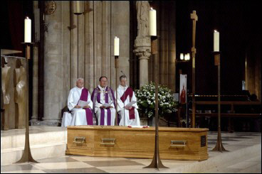 Le 9 Août, dans Notre-Dame de Paris