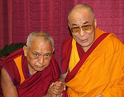 Lama Zopa Rinpoché avec Sa Sainteté le Dalaï-Lama
