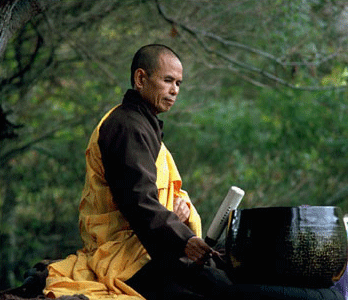 thich-nhat-hanh-2.gif
