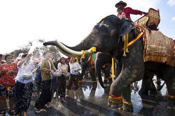 phra-nakhon-si-ayutthaya-3-350.jpg